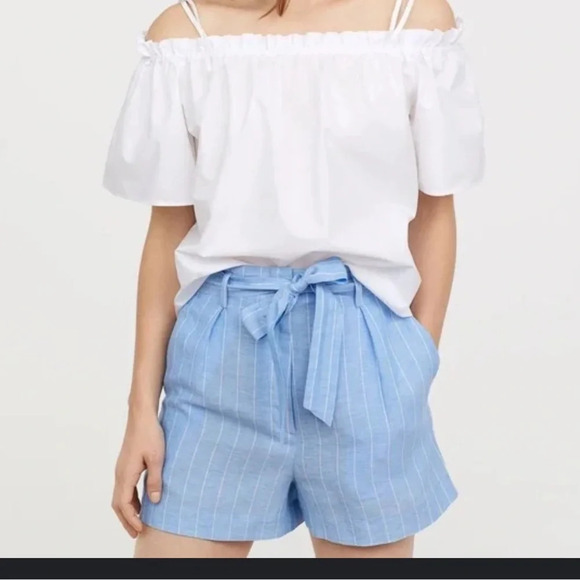 H&M white off the shoulder short sleeve sleeve top with straps to keep it up - Picture 1 of 3